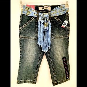 BNWT Gap Kids Denim Stretch Capri with Floral Fabric Belt - SIZE 6 REGULAR